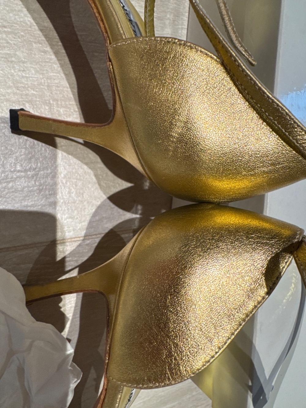 Manolo Blahnik, metallic gold strappy heels size 8 - Picture 10 of 12